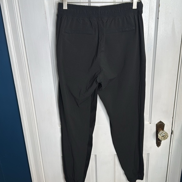 Athleta Black Textured Brooklyn Jogger Stretch Tapered Leg 566689 W1081 Sz 4 - Picture 3 of 10